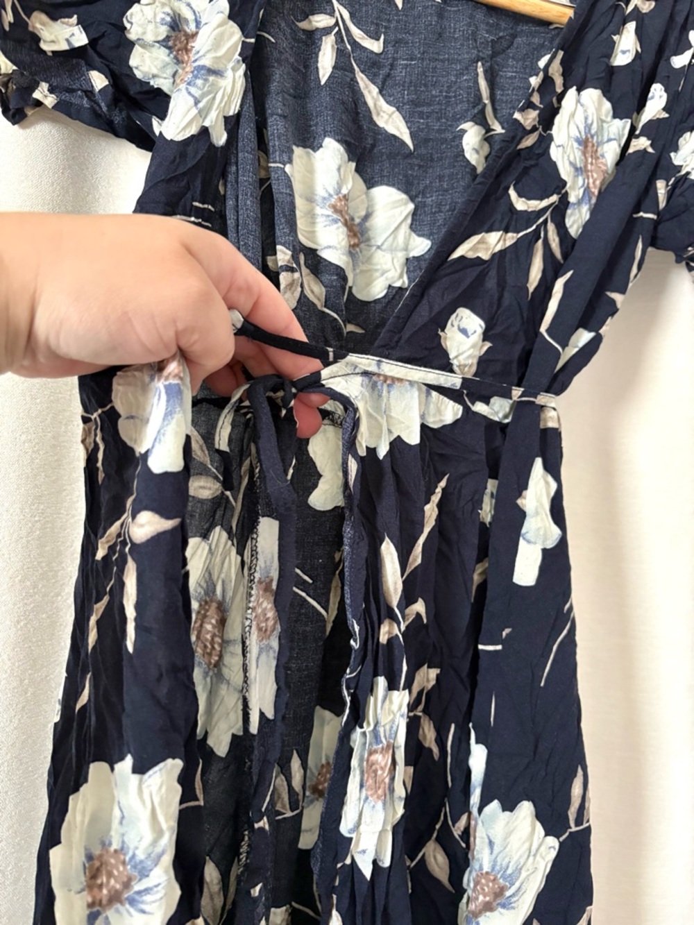 Lulus Lake Como Navy Blue Floral Print High-Low Wrap Dress size S - Picture 7 of 7